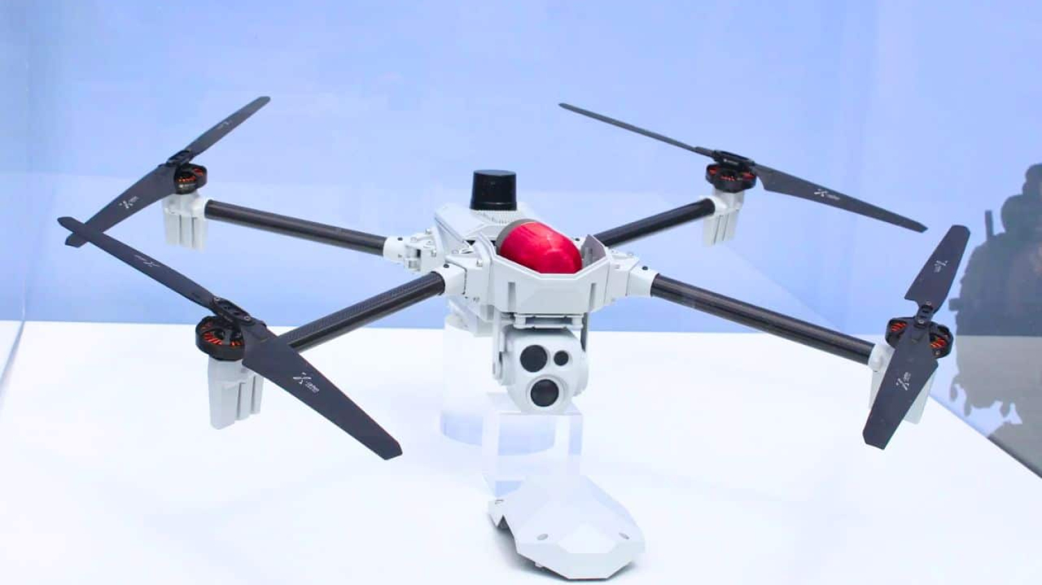 La France invente une munition téléopérée capable de résister aux brouillages, viser de nuit et frapper avec une précision chirurgicale