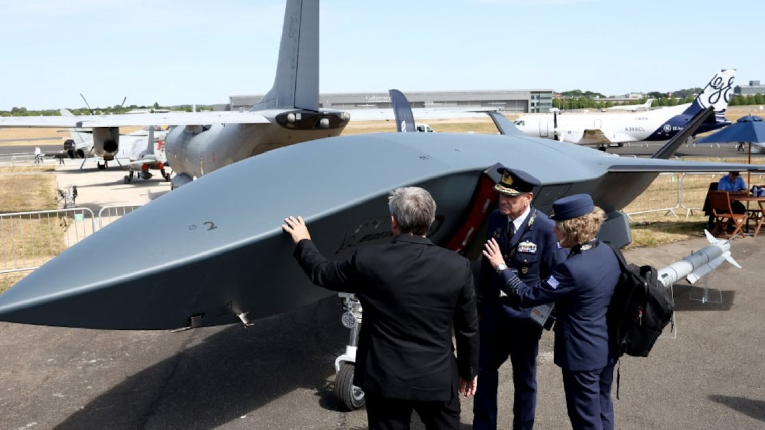 Au salon aéronautique de Farnborough, drones et futurs chasseurs volent la vedette à la traditionnelle bataille des commandes d’avions civils