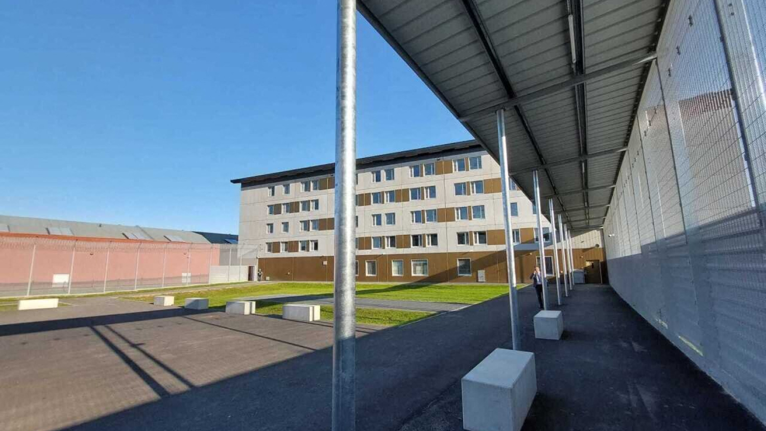 Un drone survole la prison dans la nuit près de Caen : il voulait livrer un colis