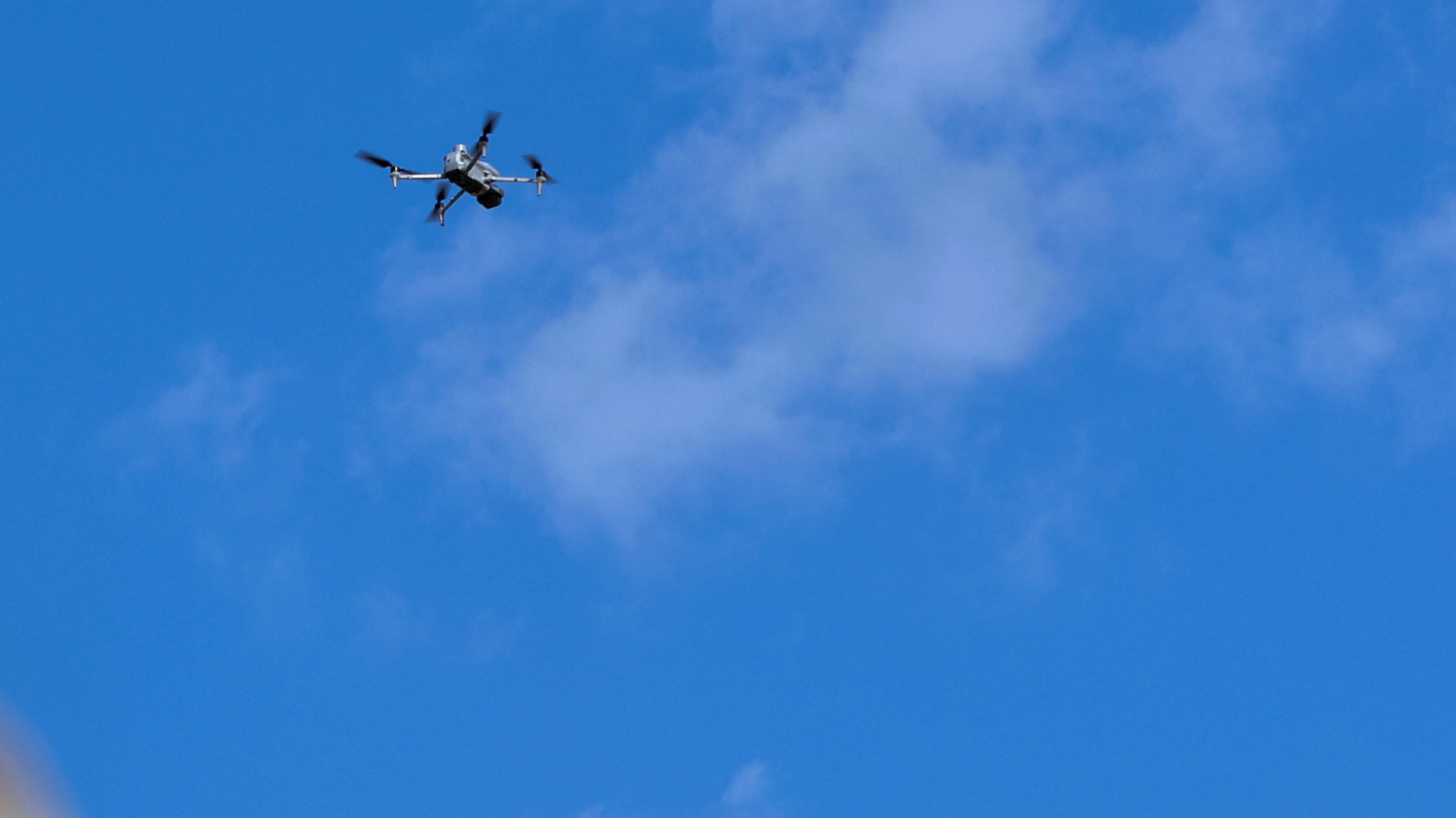 Écoutez le directeur général du Centre d'excellence sur les drones d'Alma réagir à l'élargissement de la livr