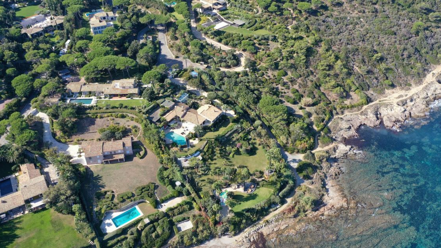 Vaucluse : se croyant espionné, il tire avec son fusil de chasse sur un drone qui survole son jardin