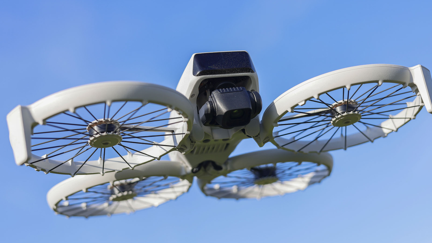 Test DJI Flip : découvrez le drone qui voudrait tout changer