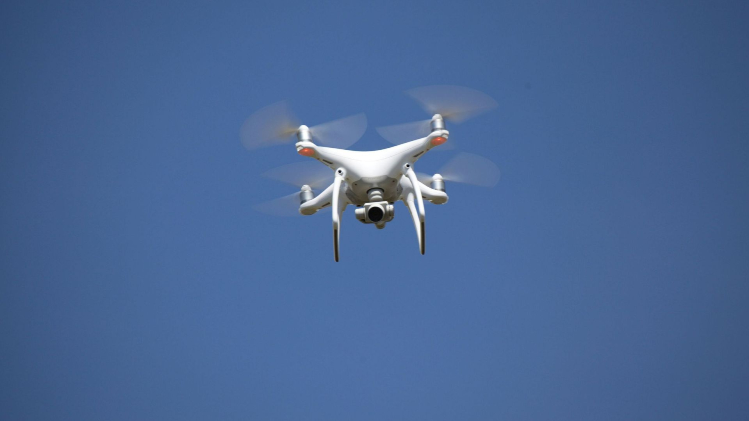 La minute insolite : un étudiant suisse bat le record de vitesse en drone 
