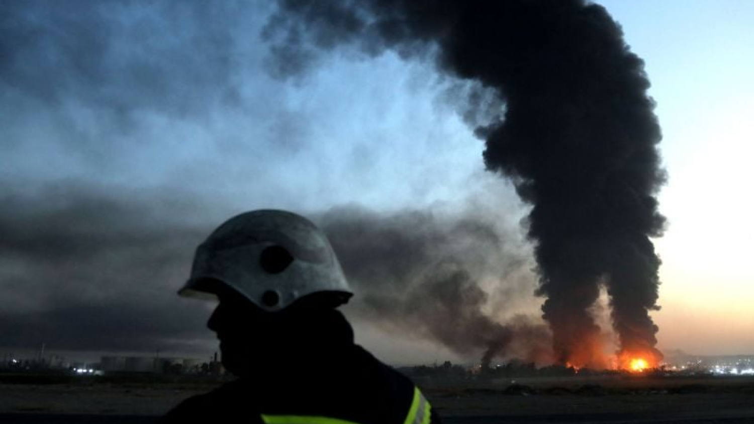 Irak: explosion dans un champ pétrolifère, opérations suspendues