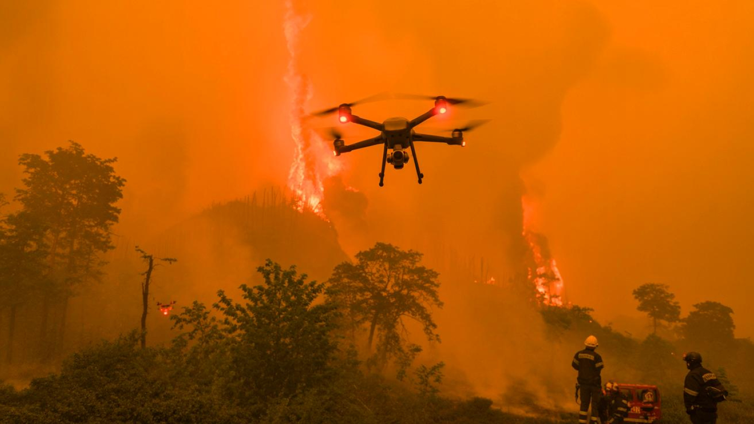 « Les drones patrouilleurs, c’est la meilleure arme contre les incendies incontrôlables » : cette surveillance préventive enflamme le débat sur la gestion des feux de forêt 