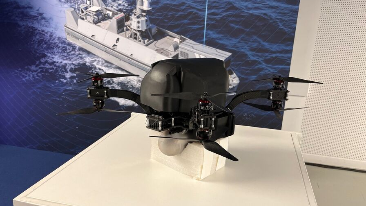 Caché dans l'océan, ce drone de Naval Group s'envole pour frapper les navires ennemis 