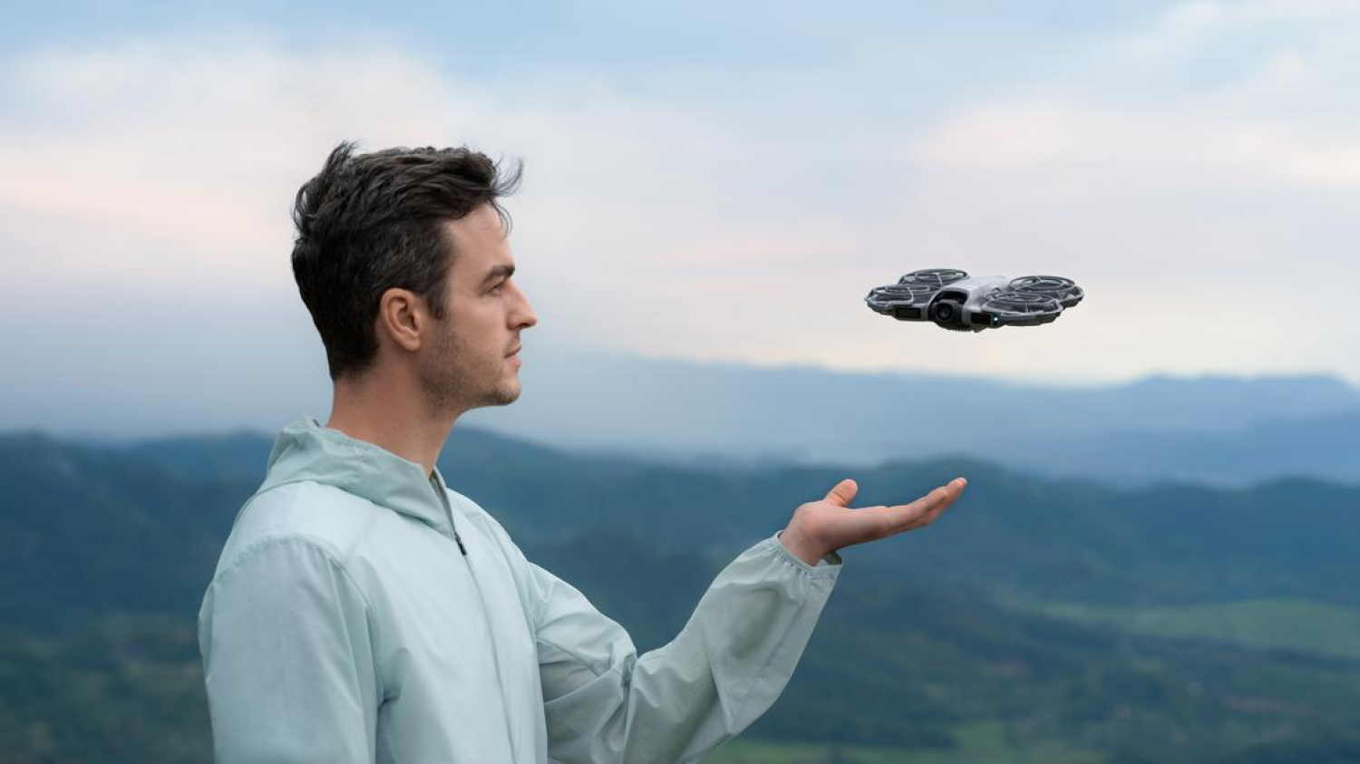 Plus jouet que bijou de technologie, Le Figaro a testé le drone DJI Neo 2