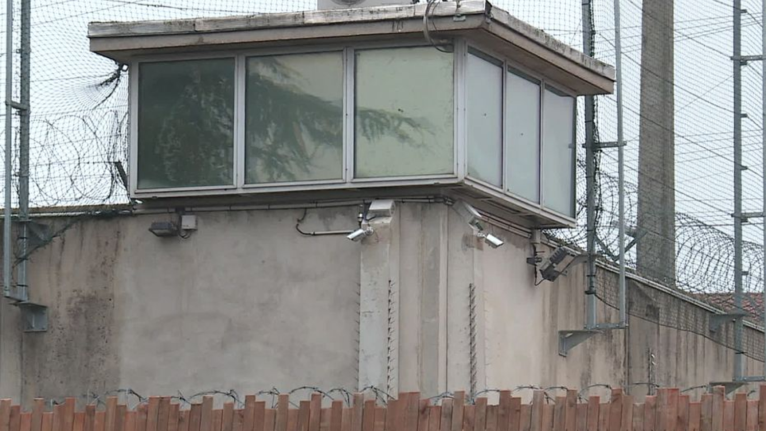 Double évasion à Dijon : les détenus se seraient fait livrer par drone, des travaux de sécurisation annoncés à la maison d'arrêt