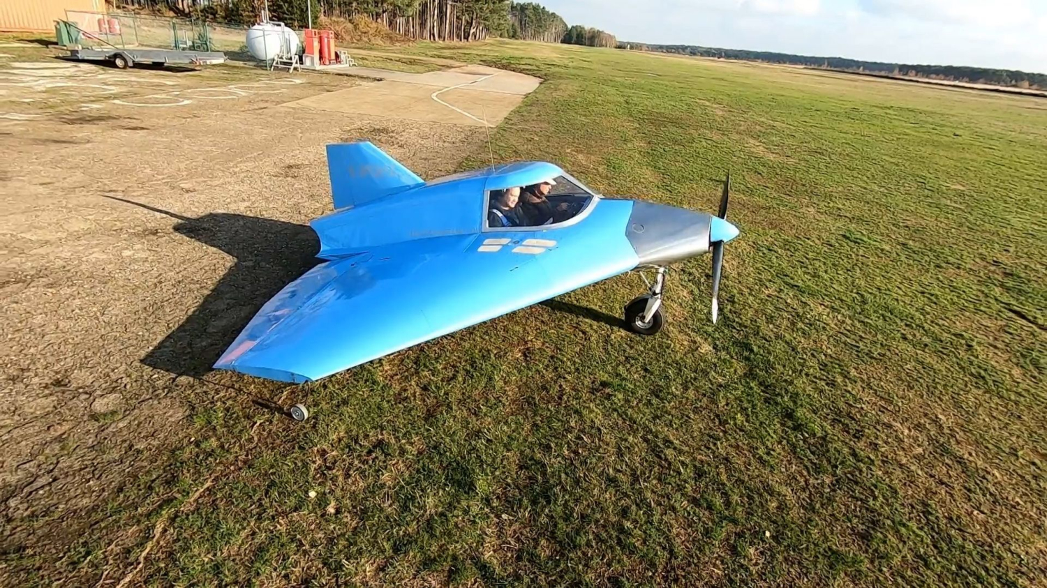 OVNI ou drone dans le ciel ? C’était Bart et son minuscule avion 