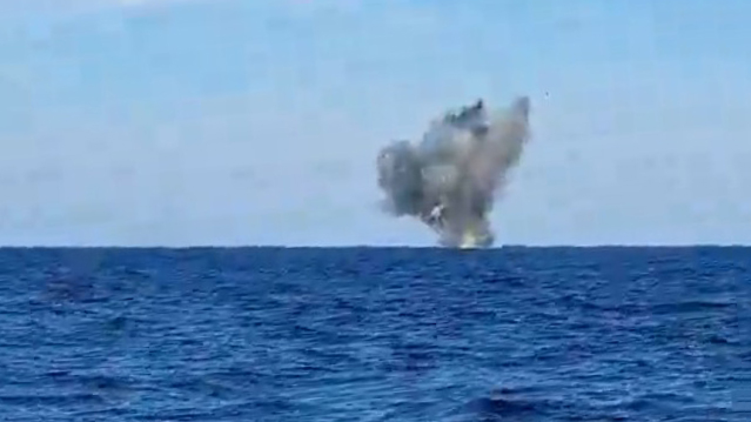 La marine roumaine détruit un drone de surface à la dérive en mer Noire