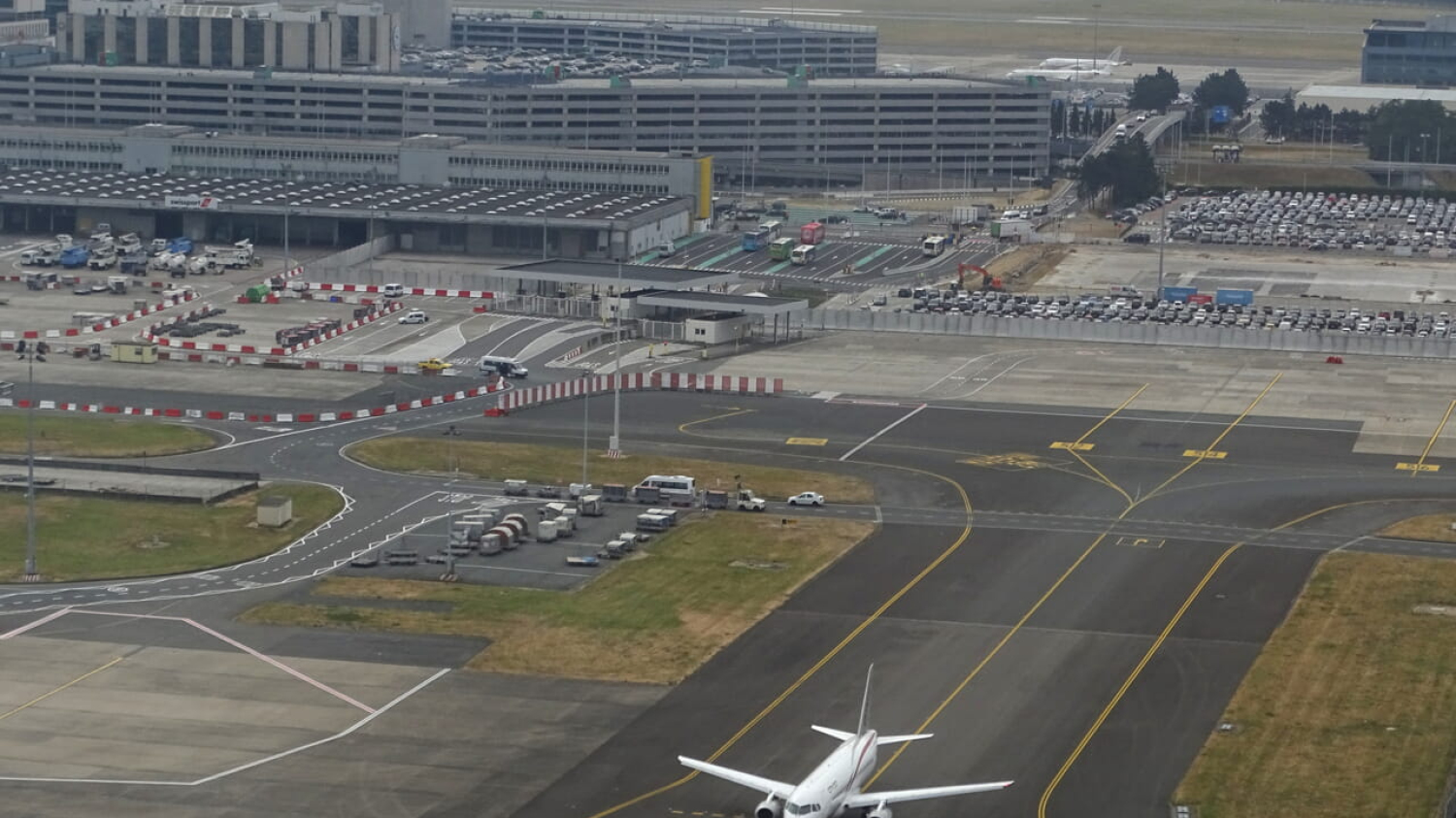 Nouvelle intrusion de drone à Brussels Airport, le trafic aérien brièvement interrompu
