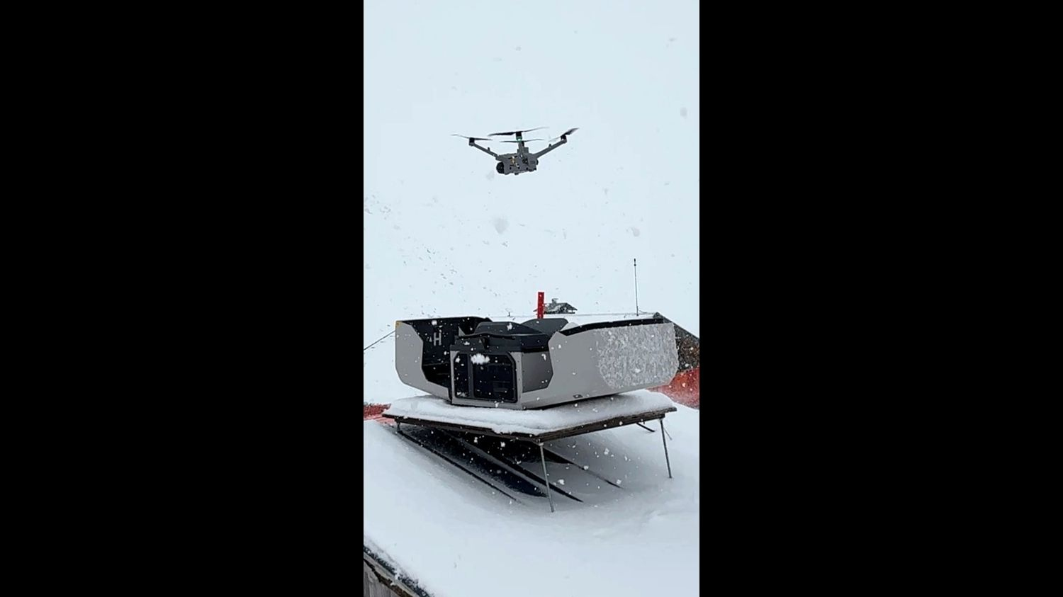 A Val Thorens, un drone autonome pour accélérer les recherches de victimes d'avalanche
