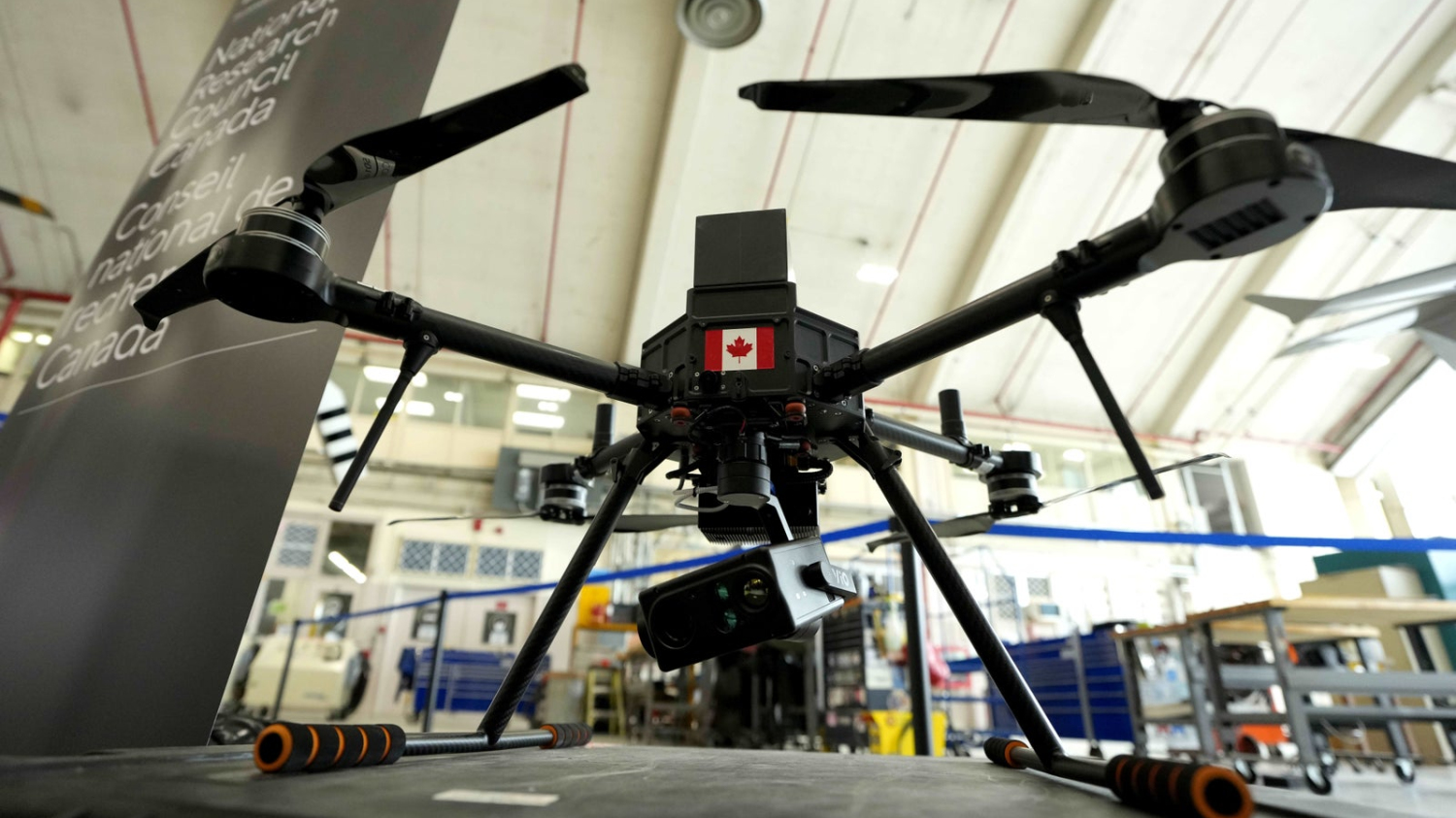 Ottawa injecte 900 millions pour stimuler l’innovation en défense