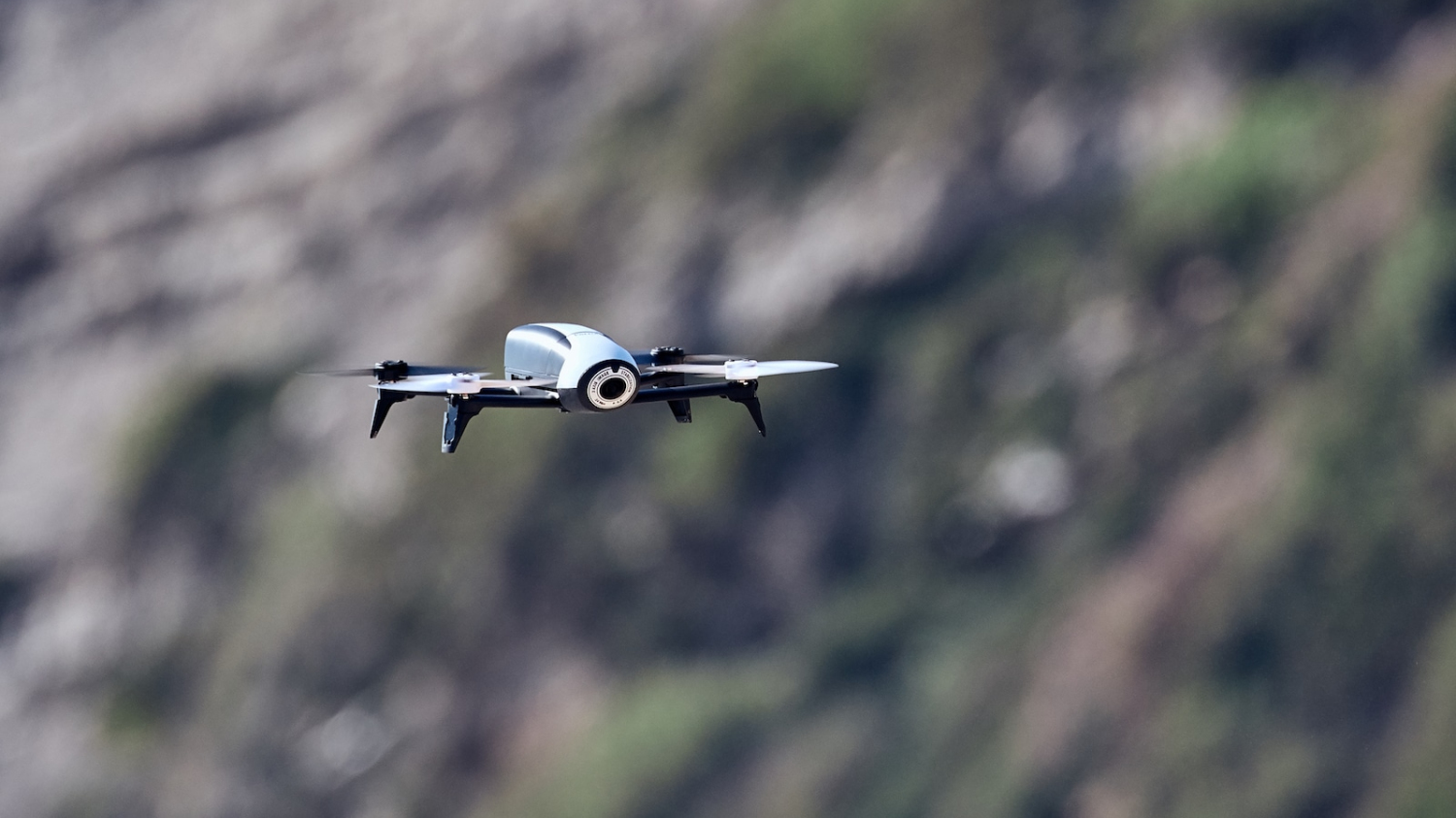 Parrot signe avec l’OTAN et lance ses livraisons de micro-drones