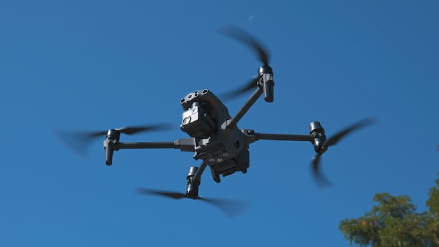 Opération drone: la police de Gatineau remet des dizaines de constats