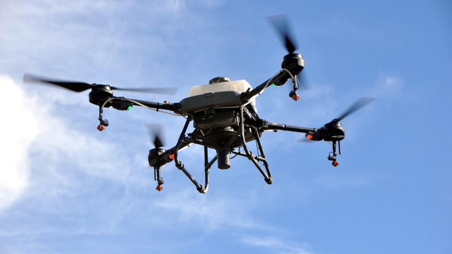 "On a entendu un boum" : un retraité tire au fusil sur un drone de la mairie qu’il soupçonnait de repérage pou