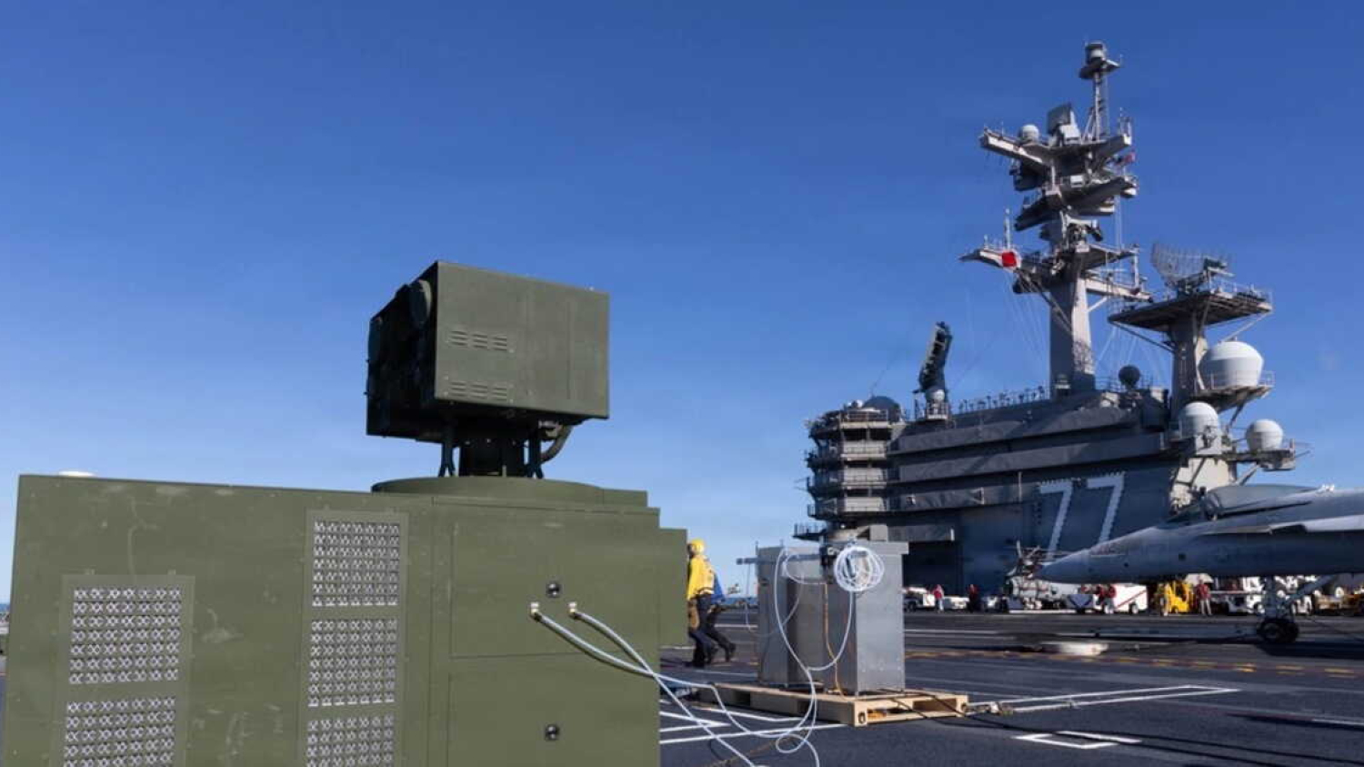L'US Navy teste pour la première fois un laser anti-drone LOCUST sur un porte-avions