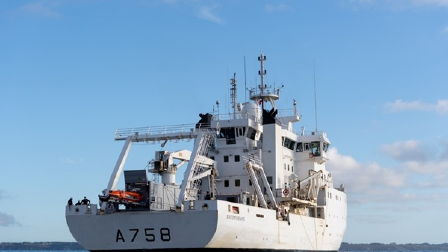 Le Service hydrographique de la Marine a reçu son premier drone capable de plonger à 6 000 mètres de profondeur 