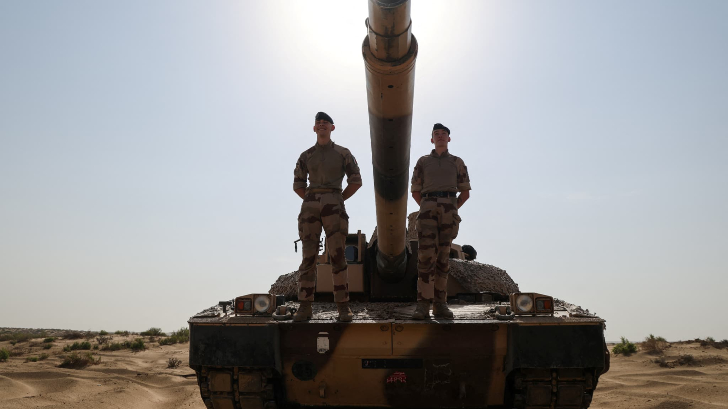 "Son canon est transformé en fusil de chasse": un char Leclerc français est parvenu à abattre un drone lors...