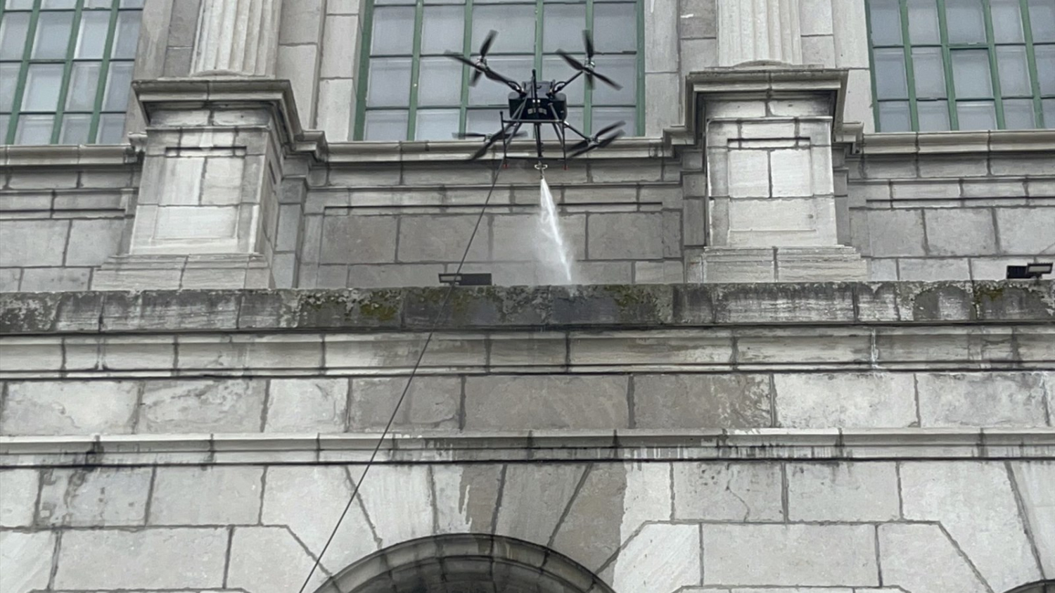 Un drone à la rescousse de la cathédrale Saint-François-Xavier