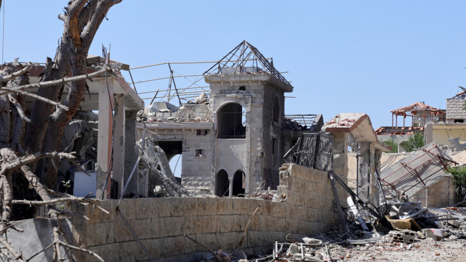 Une frappe de drone israélienne tue trois personnes dans le sud du Liban malgré le cessez-le-feu