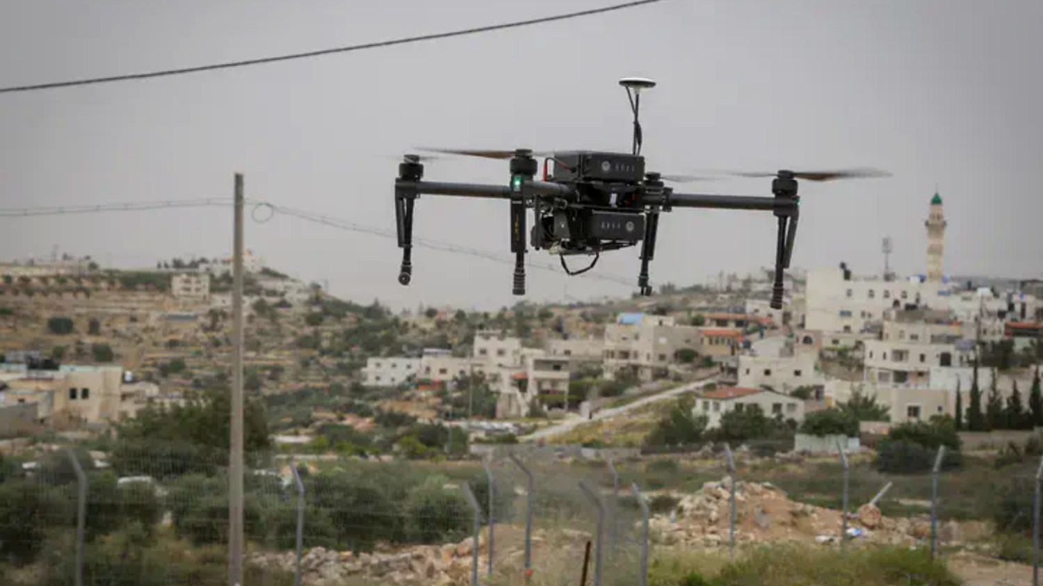 Israël teste un drone doté d'IA capable de détecter un incendie en quelques minutes