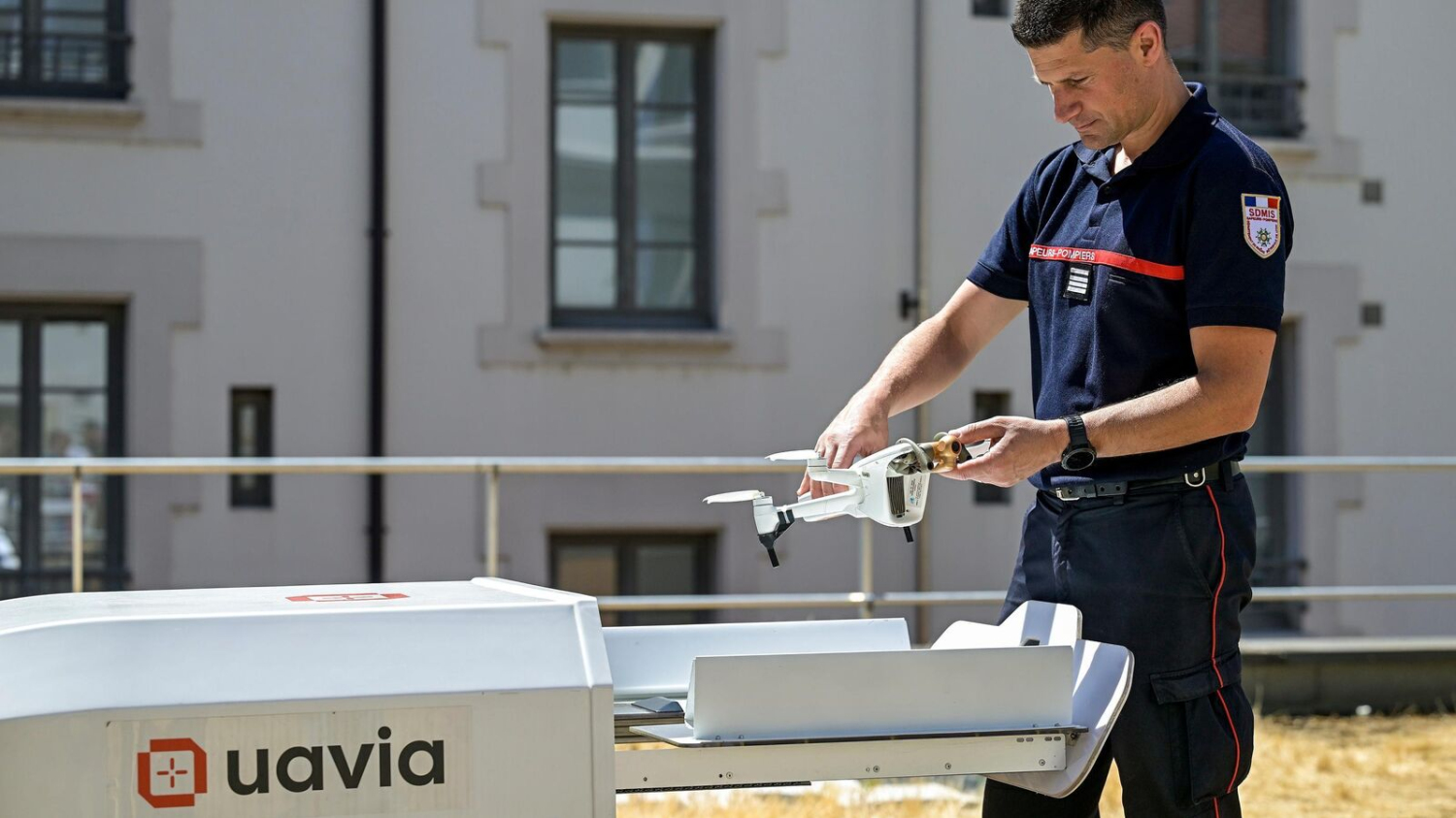 Face à la hausse des noyades, un drone sans pilote épaule les pompiers du Rhône