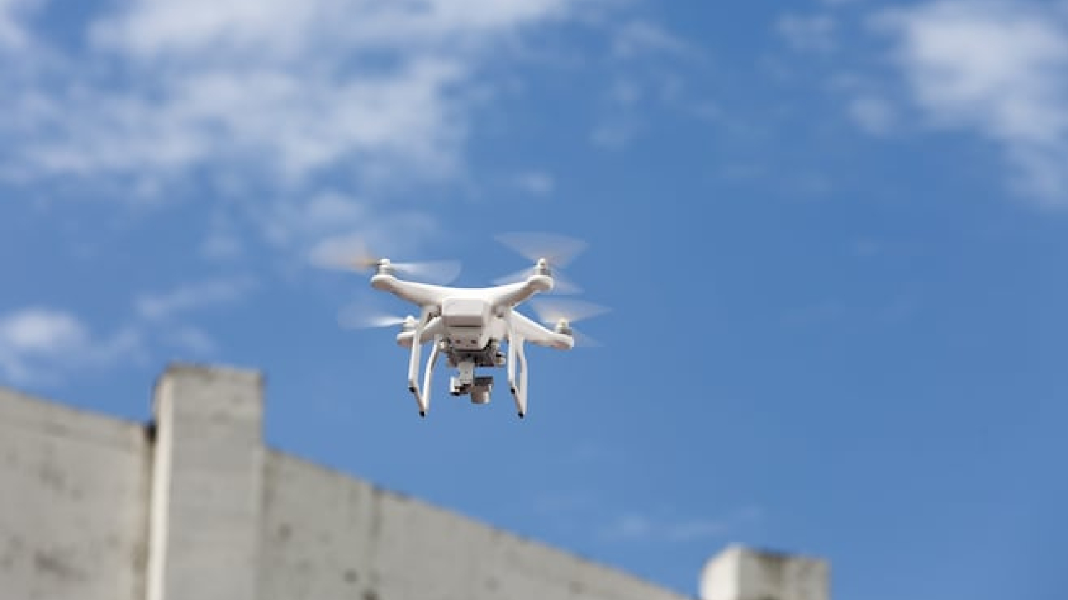 Livraison par drone, il est arrêté avec 103 000 $ de drogue et de matériel