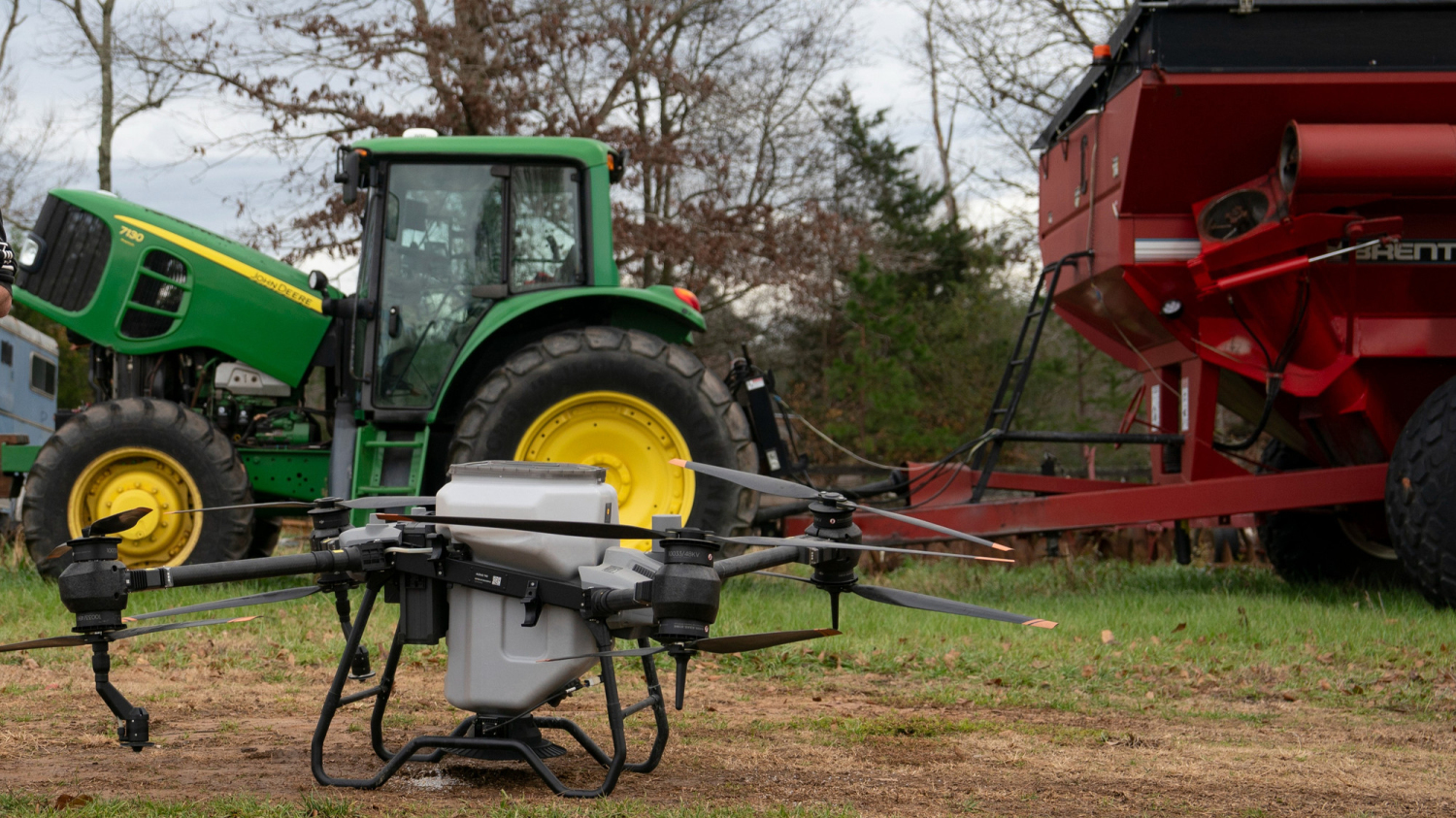 Écoutez le propriétaire de l entreprise Drone agricole du fjord, Jacquelin Simard, à ce sujet, vendredi, lors