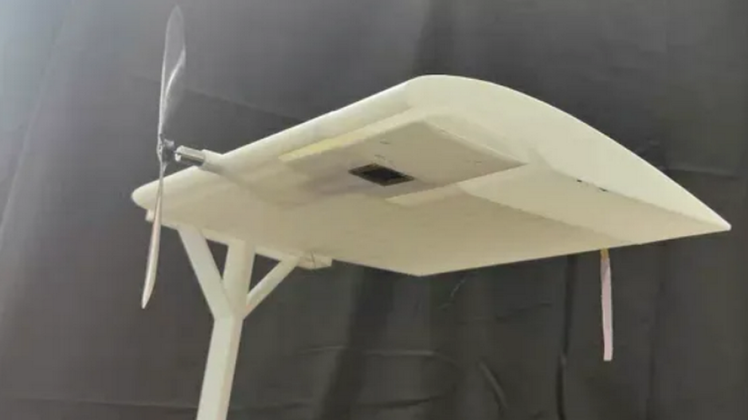 Vers des drones à autonomie infinie : la Chine réussit la recharge laser en plein vol 