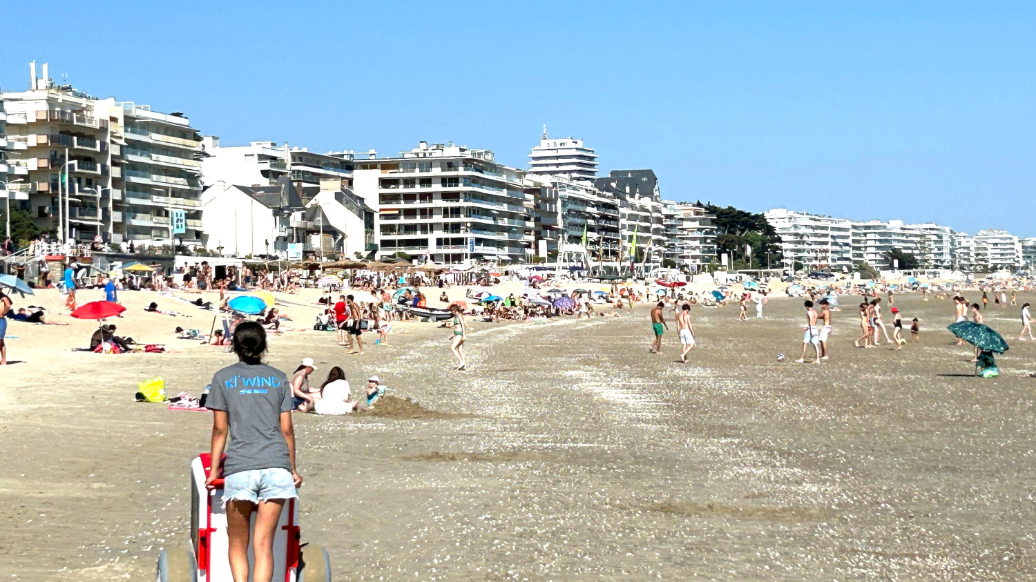 « On a la droit à la sérénité » :  La Baule veut renforcer sa sécurité en faisant voler des drones au-dessus de la plage
