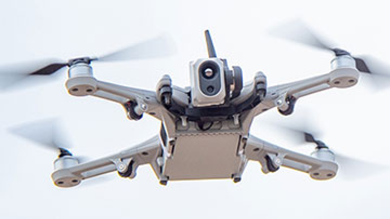 Utilisation de drones dans l’Arctique : distinguer le mythe de la réalité
