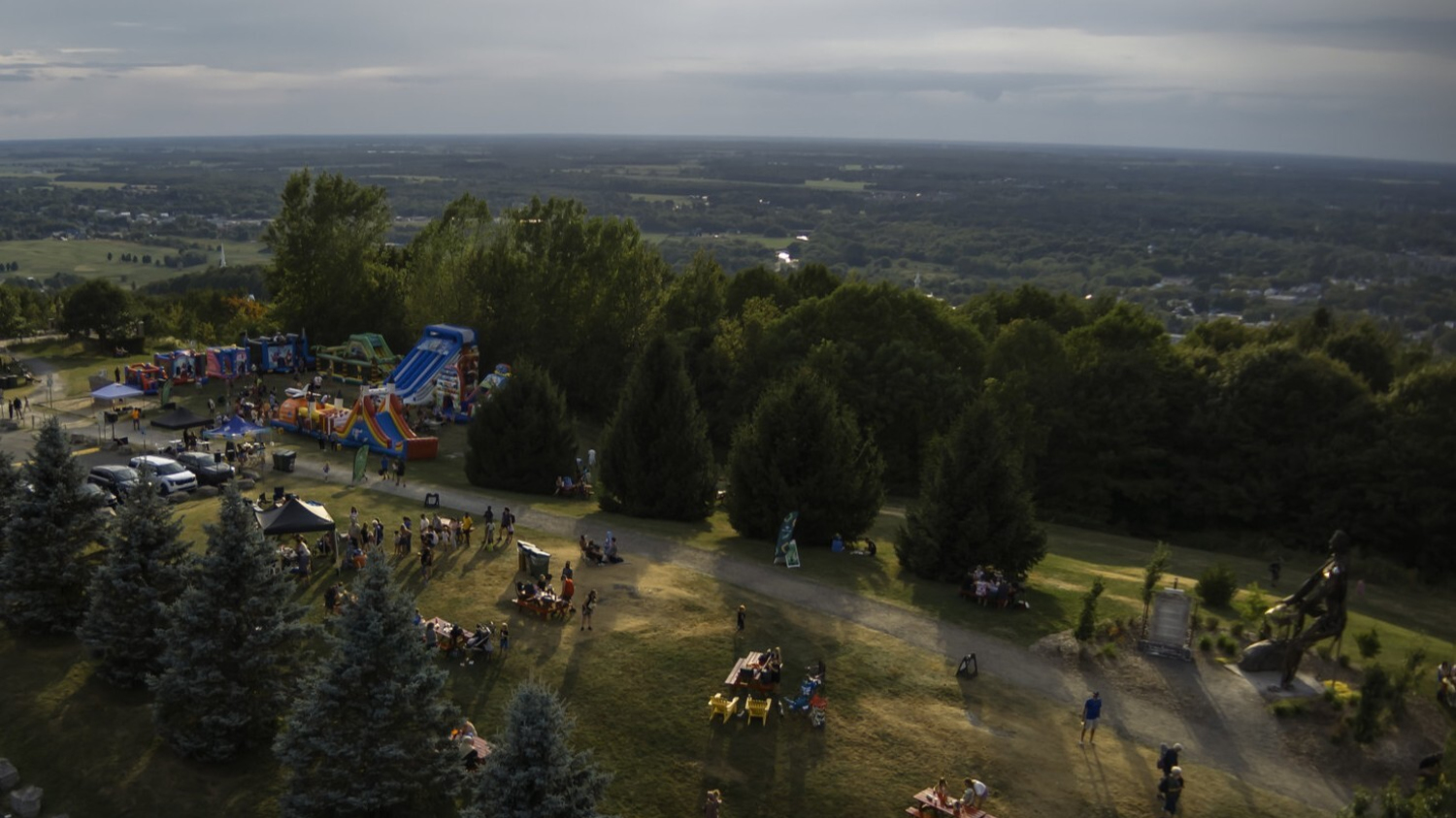Mont en fête : activités familiales et spectacle de drones - La Nouvelle Union et L’Avenir de l’Érable