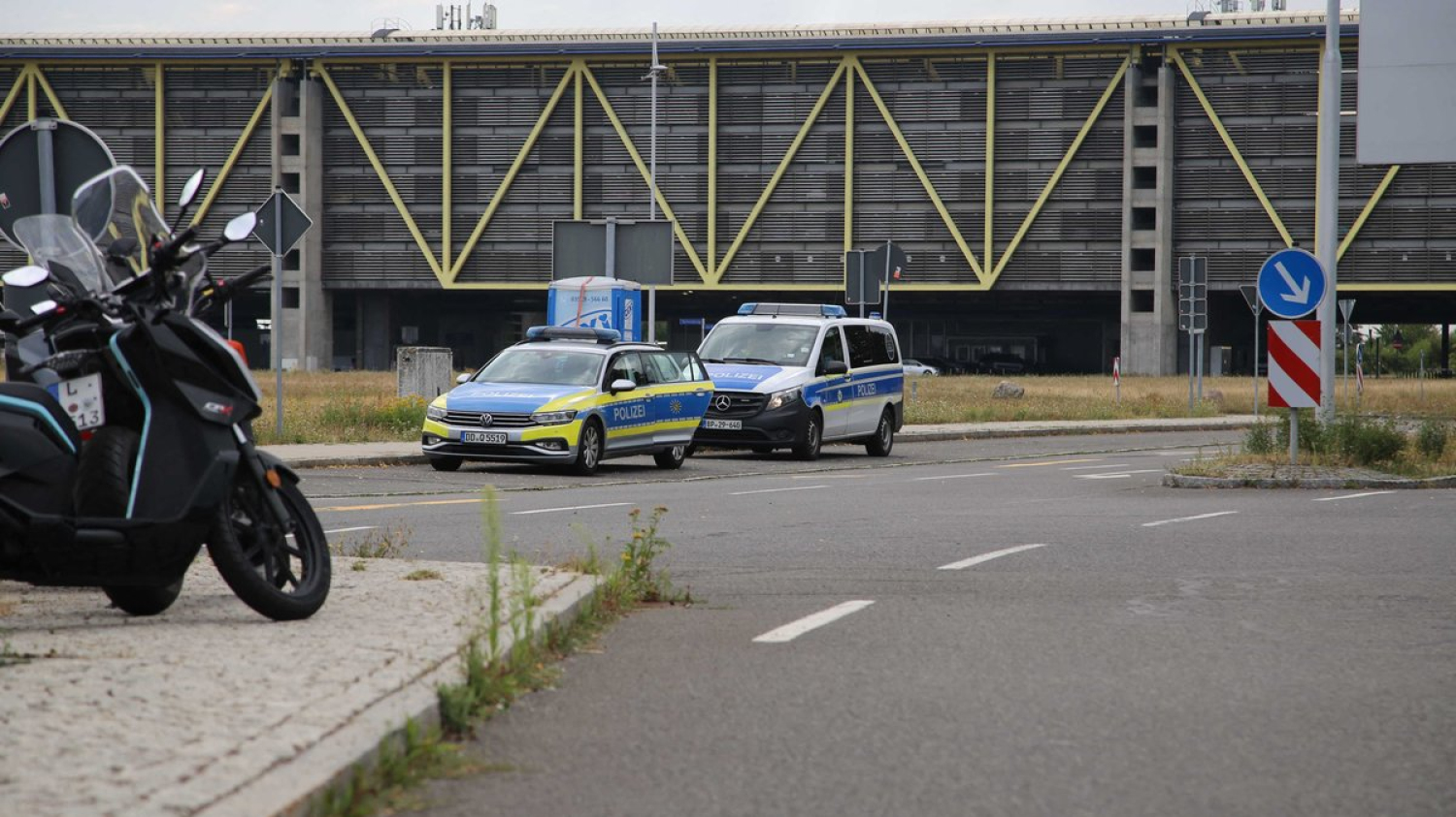 Un geste courageux mais dangereux : un chauffeur de bus a neutralisé le drone suspect de l'aéroport de Leipzig