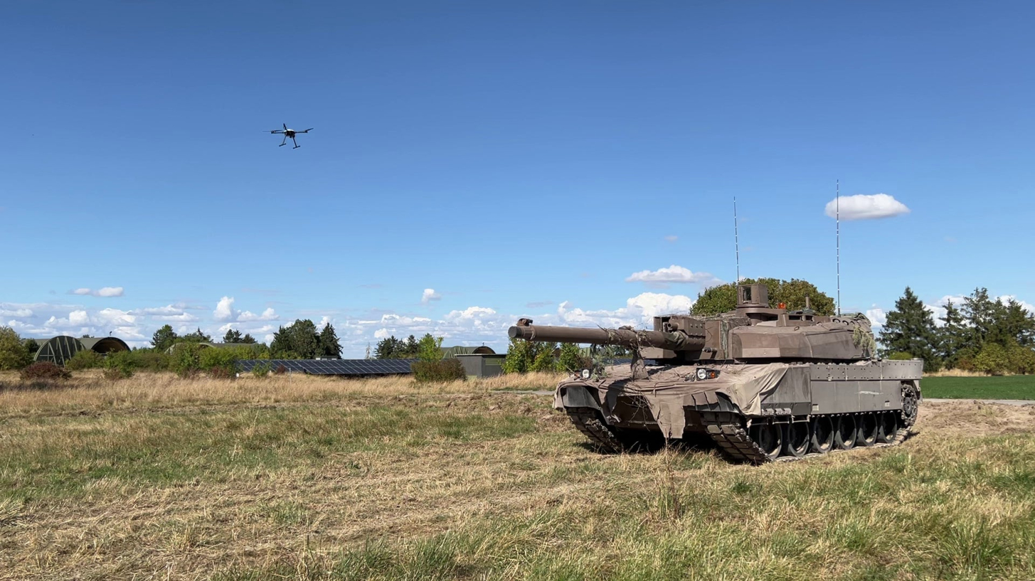 Le drone va-t-il enterrer le vieillissant char Leclerc? À Reims, le 501e régiment de chars de combat...