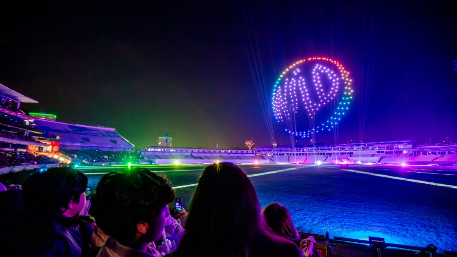 Pour la première fois, plus de 600 drones synchronisés envahiront le terrain le plus emblématique de Londres – le Lord’s Cricket Ground – pour un spectacle lumineux historique à l’échelle du stade en novembre prochain