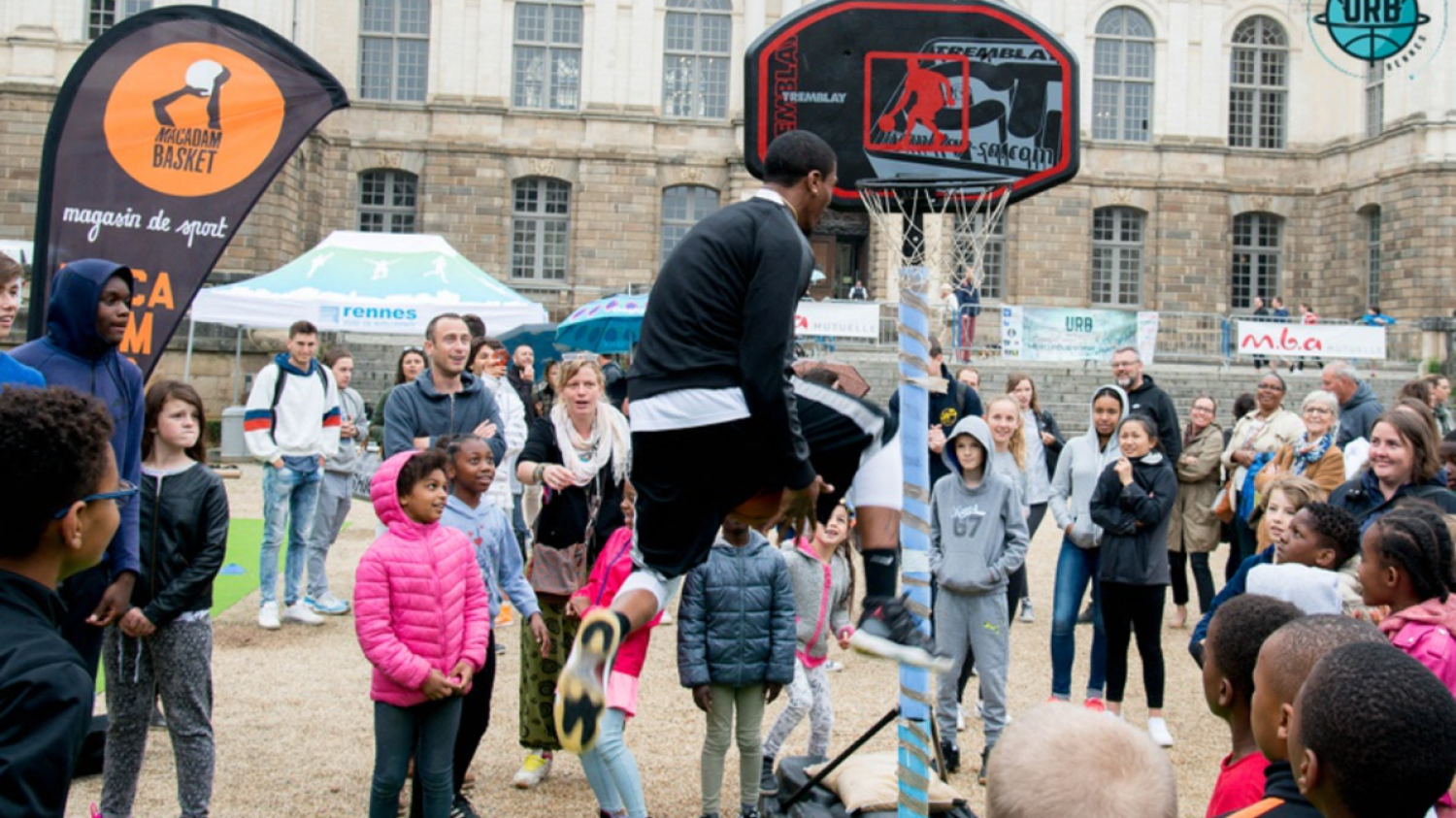 À Rennes, les jeunes attendus pour faire du basket, du drone soccer et du hip-hop au Parlement (et c'est gratuit !)