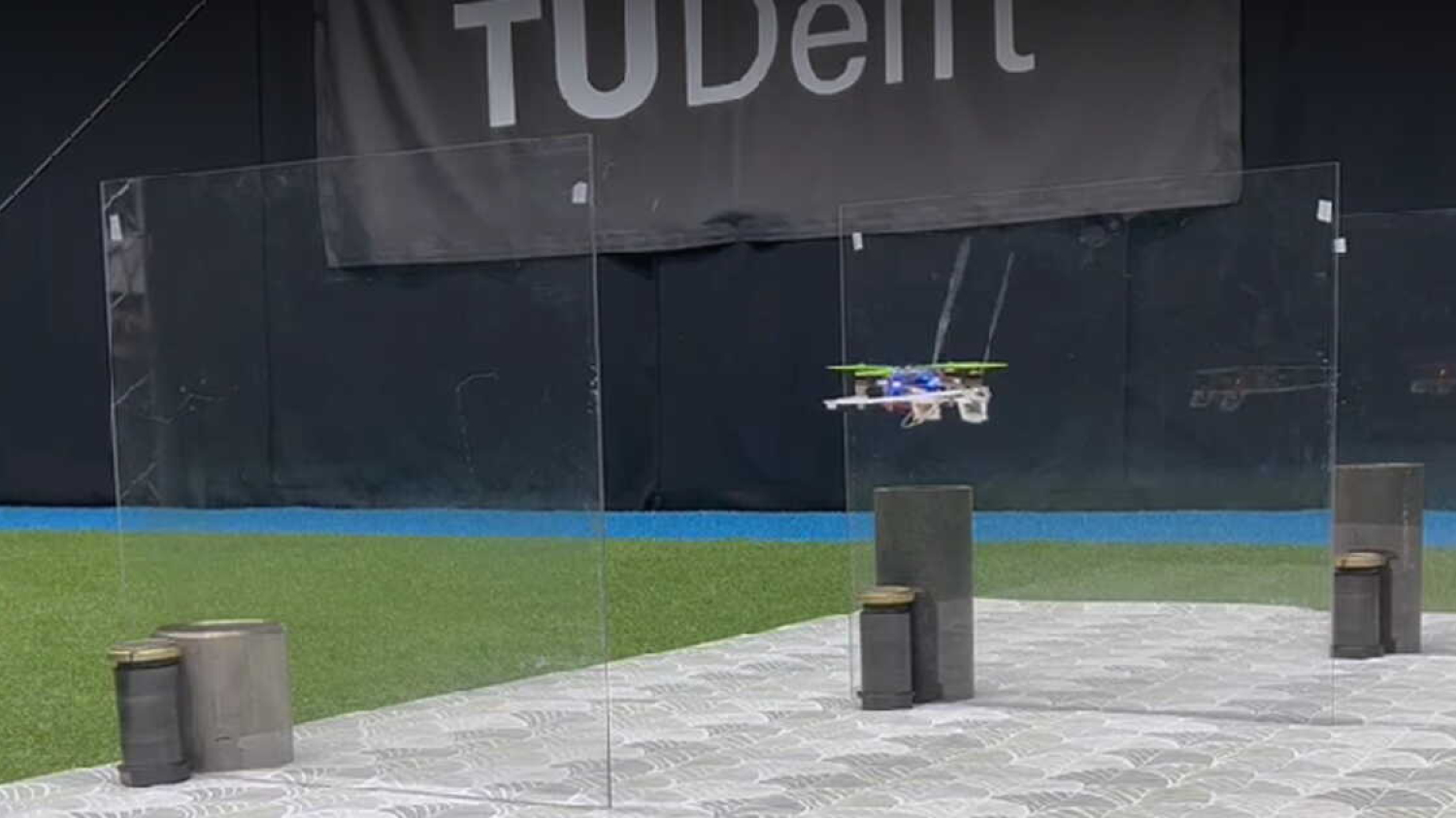 Des drones équipés de moustaches artificielles pour explorer des lieux plongés dans le noir