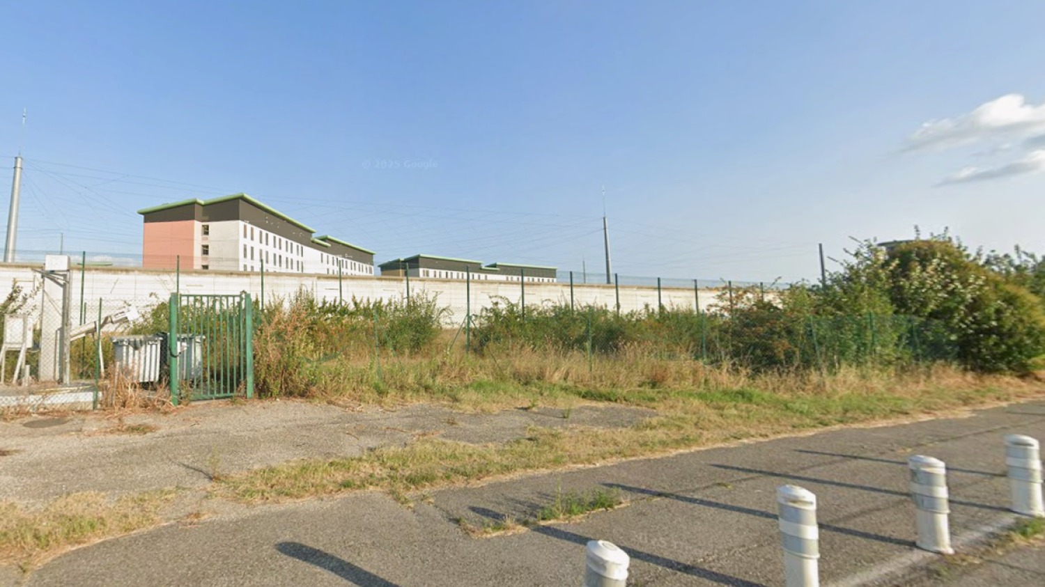 Ils voulaient livrer par drone des chargeurs de téléphone et de la drogue en prison : deux femmes et un homme