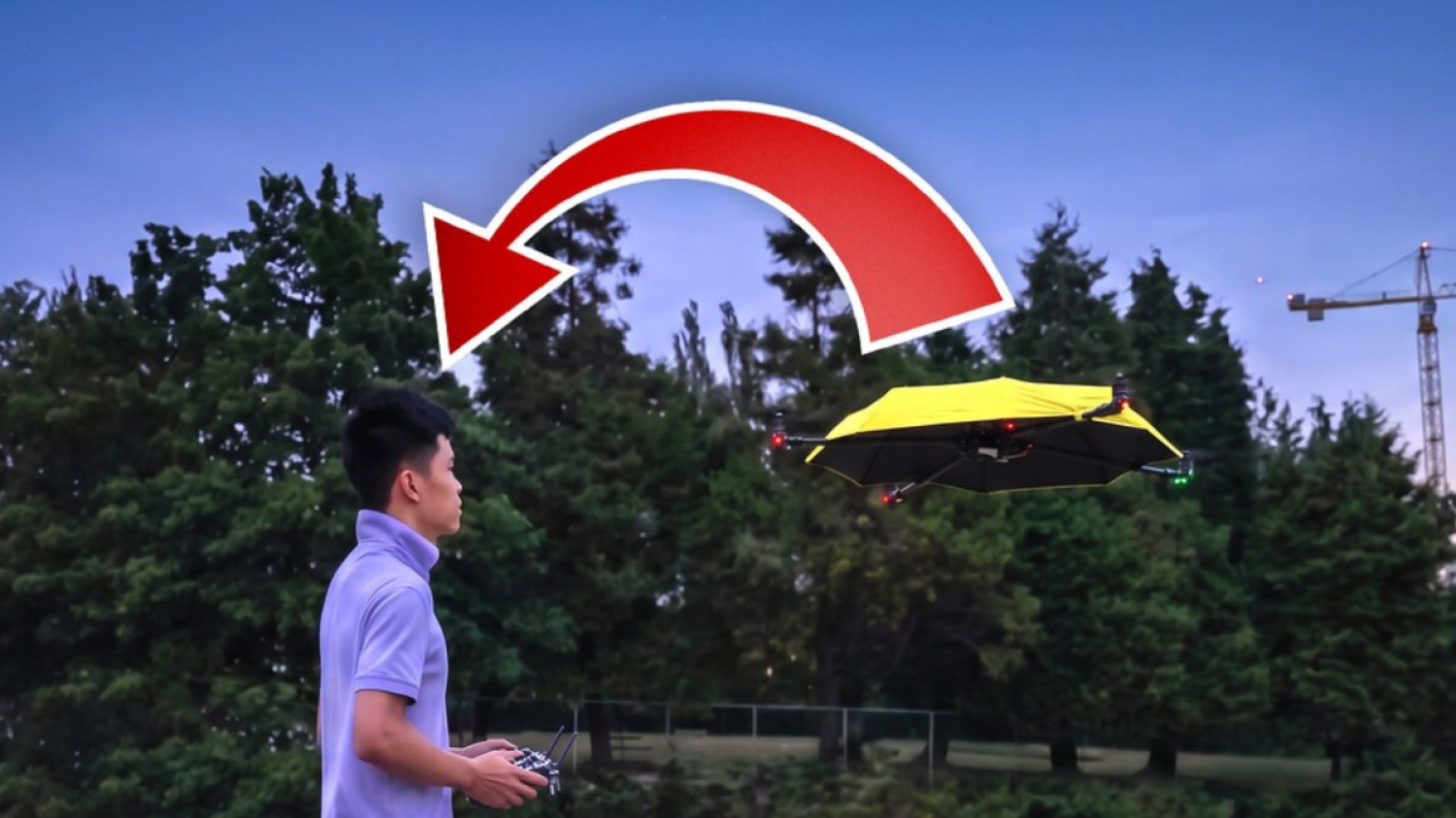 Un étudiant invente un parapluie volant qui vous suit tout seul pour vous protéger de la pluie