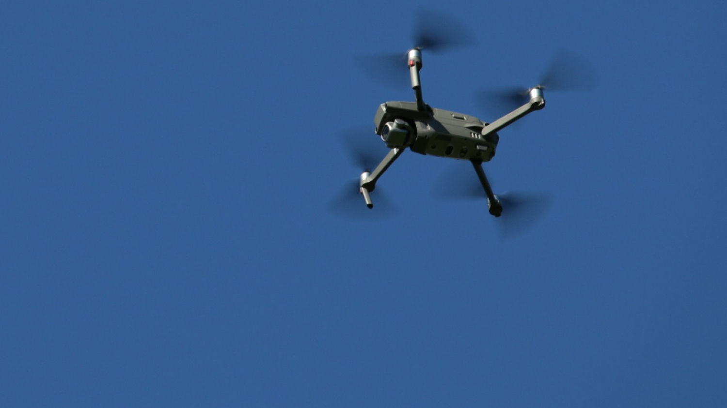 Grenoble : un drone capable de soulever 100 kg utilisé sur le chantier de la Bastille