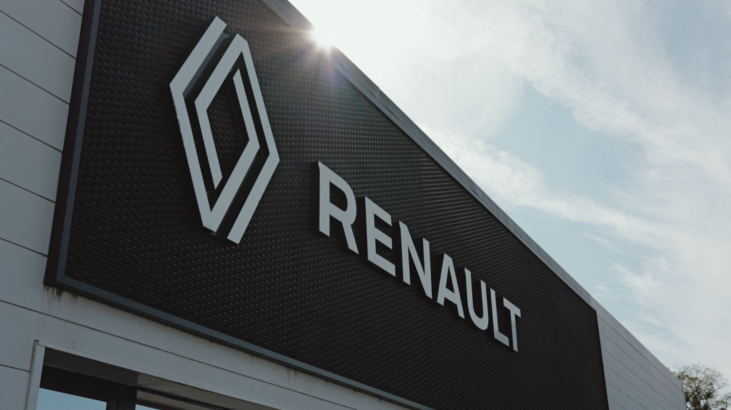 "Une unité toutes les deux heures plutôt qu'une tous les quinze jours": Renault va aider à produire des...