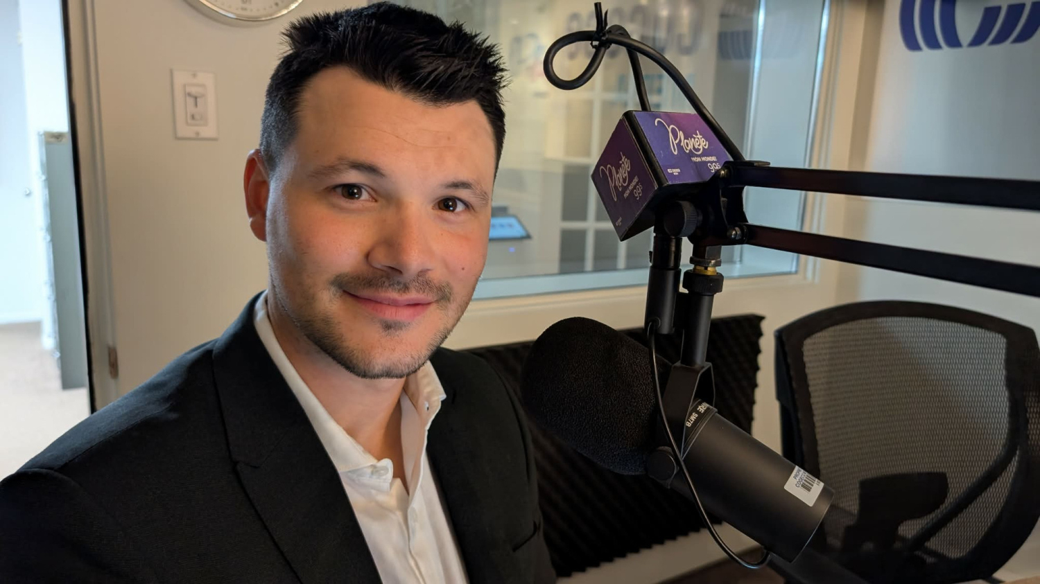 Sébastien Langlois parle avec William Langlais