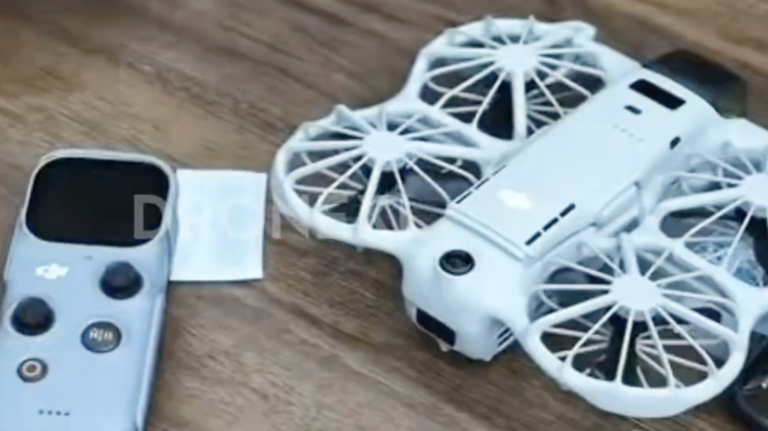 Des images du DJI Neo 3 ayant fuité confirment un drone FPV, tandis que des rumeurs évoquent un nouveau capteur photo
