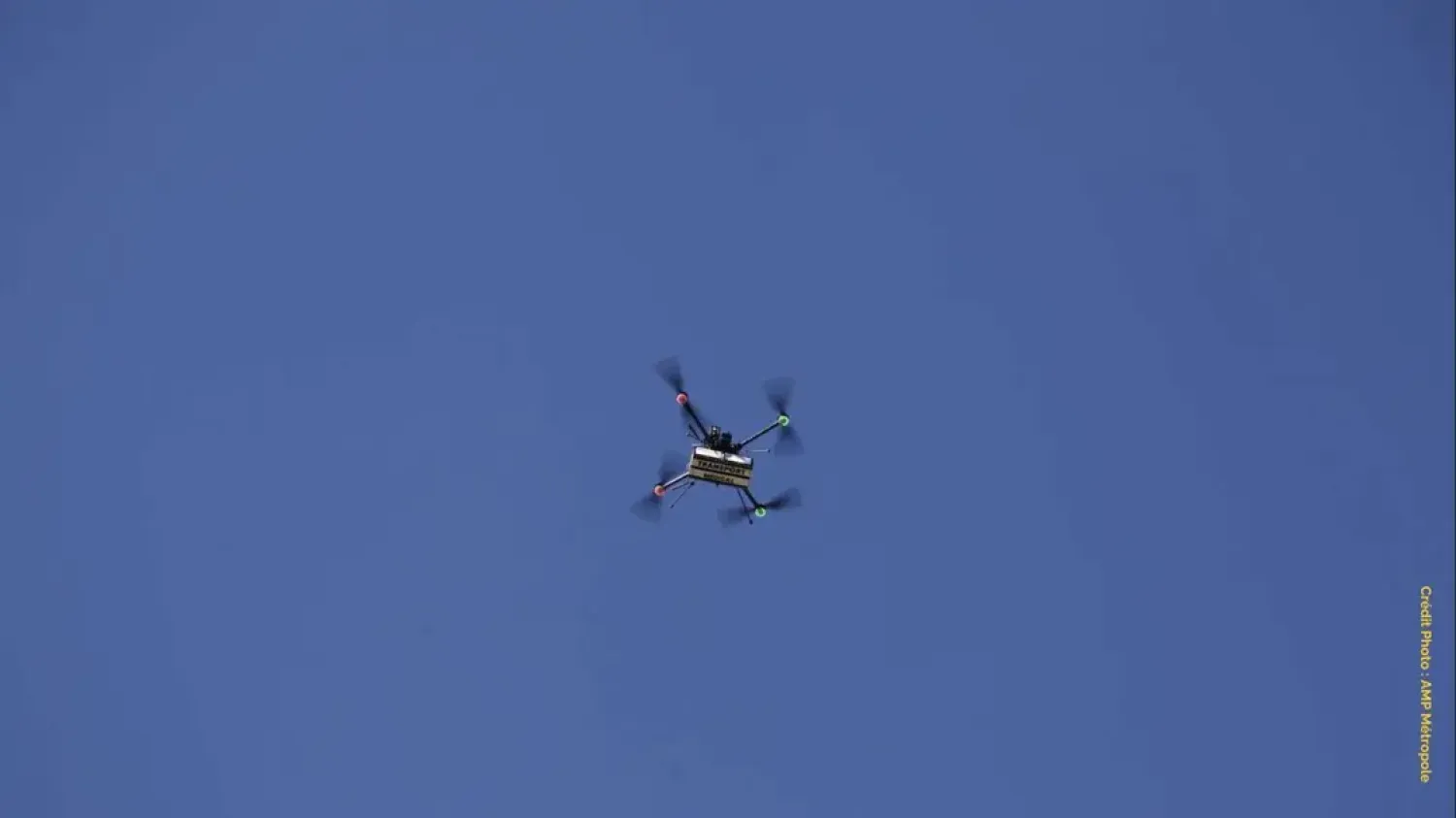 Des drones non autorisés au-dessus de sites militaires à Toulon, une enquête ouverte