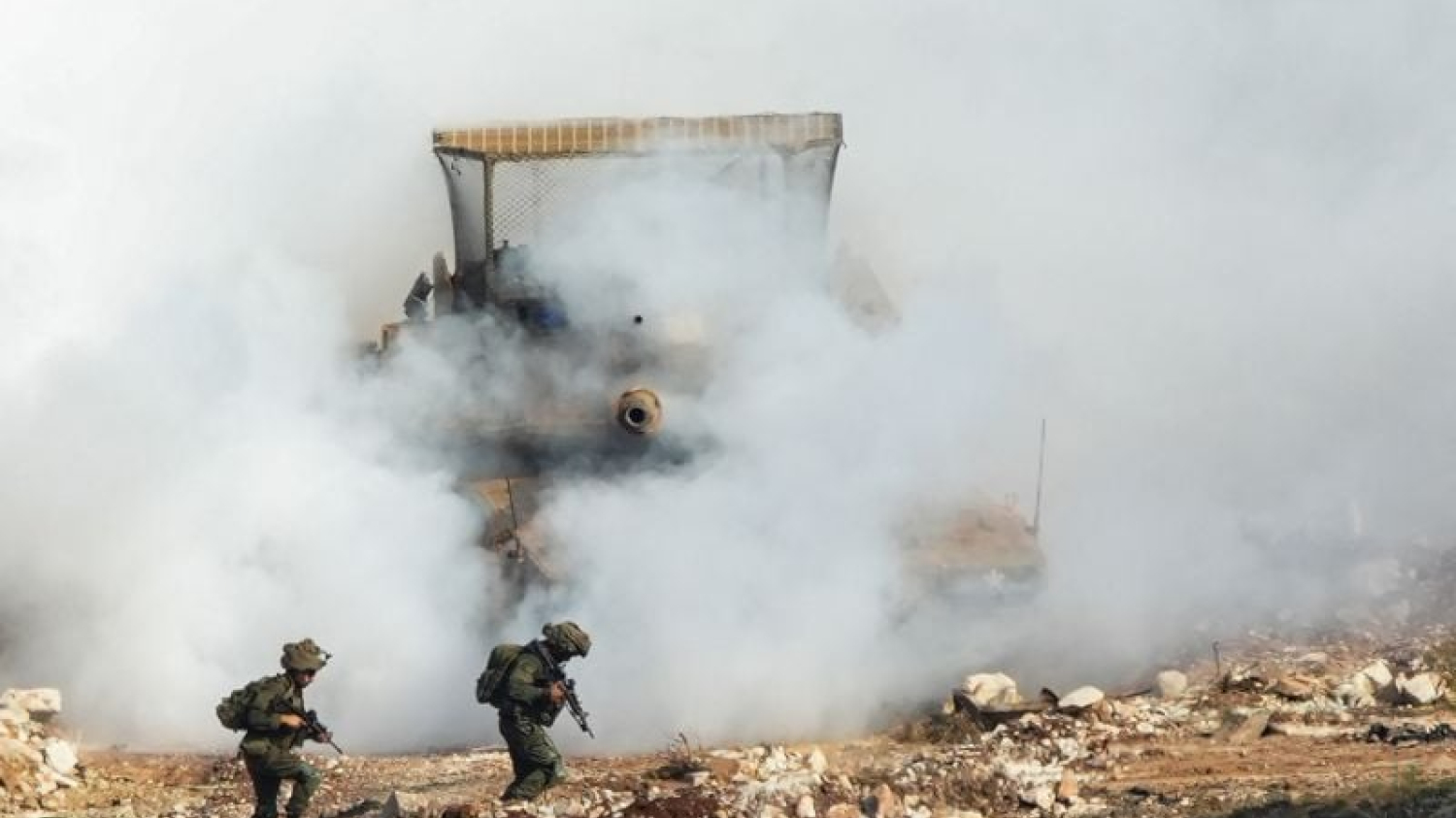 Tirs d'artillerie israéliens dans la zone occupée par Israël, fortes explosions à Khiam