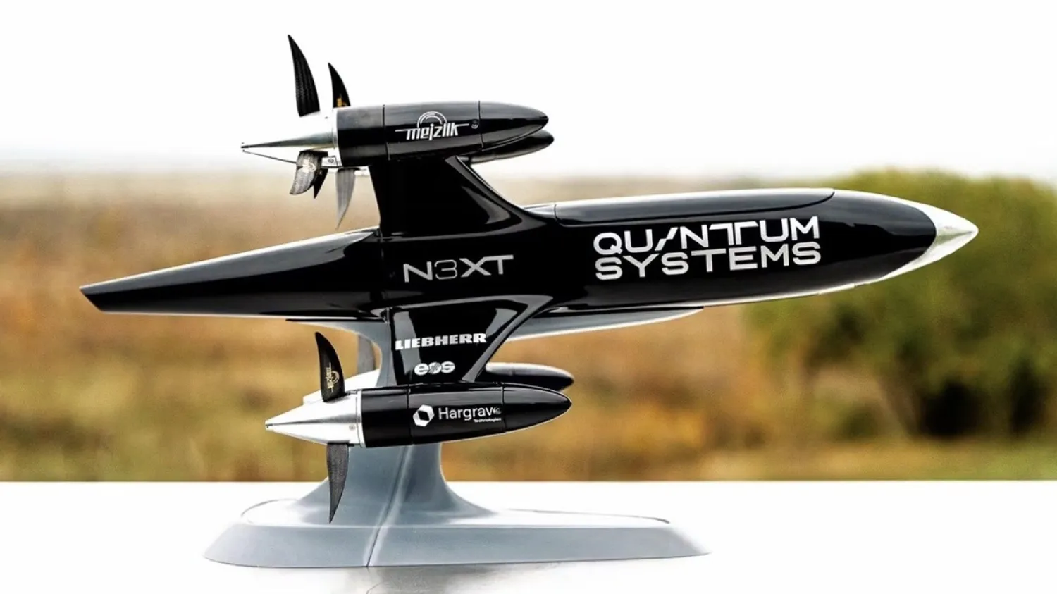 Incroyable : le drone Apex Recordhunter flirte avec les 800 km/h !