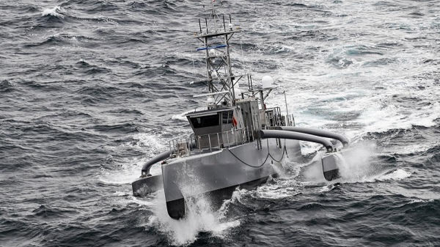 Pour la première fois, un drone de surface va intégrer un groupe aéronaval de l’US Navy 